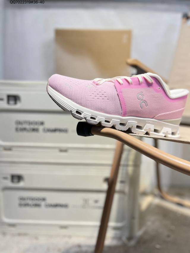 On昂跑Cloudtilt Moon 轻量运动休闲鞋 脚感很舒服 鞋底柔软且包裹性好 上脚显腿长 不管休闲还是运动都很百搭 是最好看最显质感的颜色3Me3004