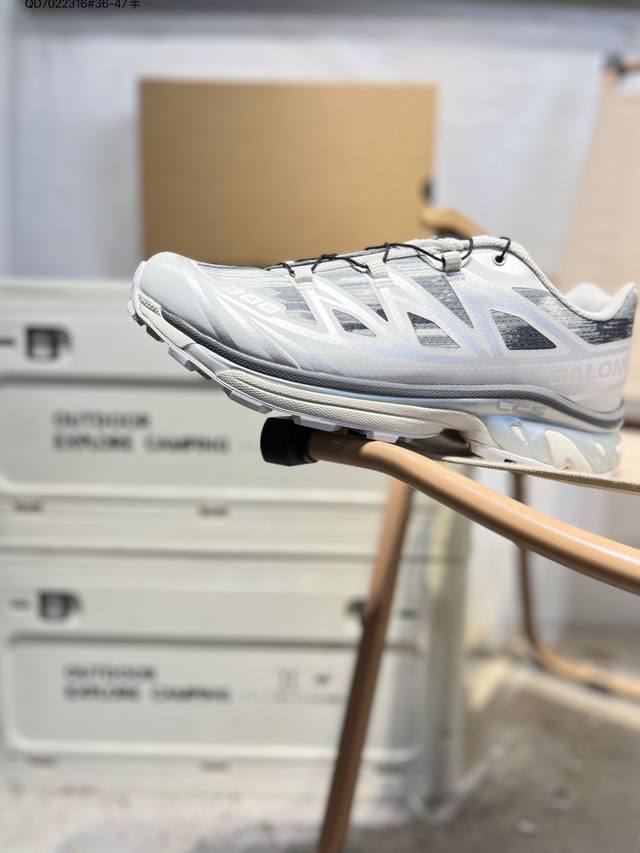 Salomon Xt-6 Camo萨洛蒙户外越野跑鞋 鞋面采用Sensifit贴合技术 全方位贴合包裹脚型 鞋跟部鞋底牵引设计 提供强大的抓地性能 更适应野外崎