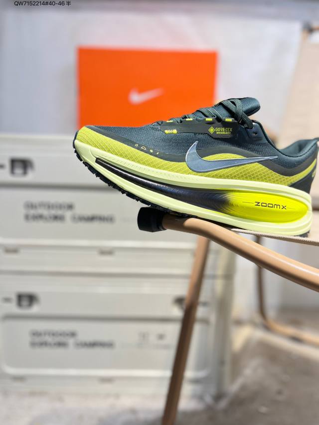 Nike Vomero 18 Gtx 耐克 舒适减震防滑 低帮跑步鞋 全掌Reactx泡绵中底 前掌和后跟还配备了Air Zoom气垫单元 据说跑起来更快更舒适