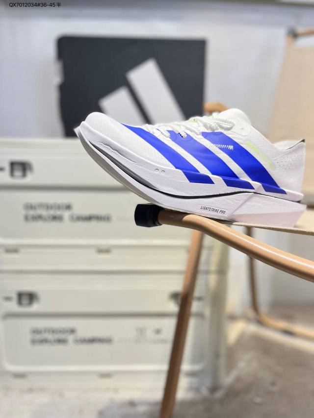 Adidas Adizero 5 M马拉松飞线贾卡轻质透气休闲运动跑步鞋 采用双层透气网纱 Flywire动态飞线绑缚鞋面材质 内置Zoom小气垫装置K1866