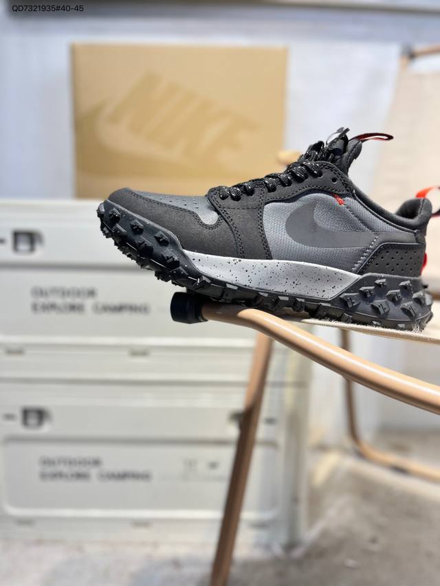 Nike Air Jordan 1 Element Gore-Tex 耐克 经典耐用 低帮跑步鞋 将现代匠心工艺与精致的传统风格设计元素结合 造就了这双运动感十