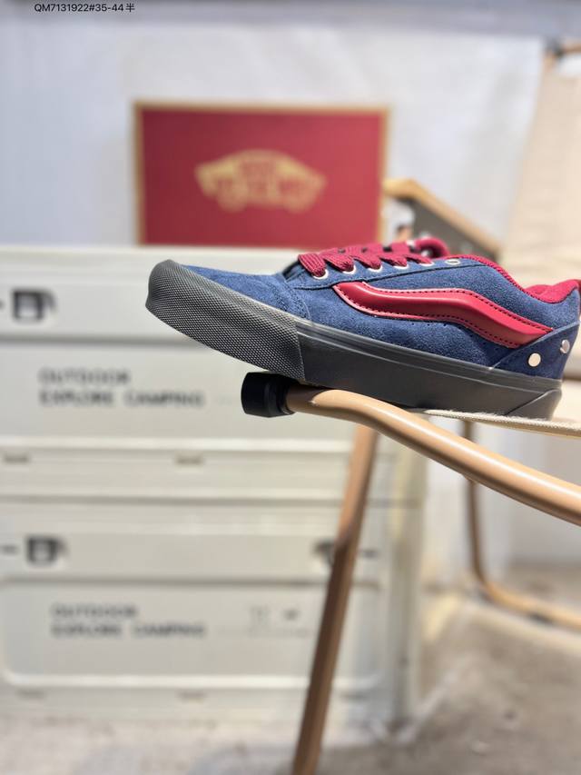 真标硫化工艺#原厂档案开发铝楦版型#正确安娜系列翘头鸟嘴贴条弧度致敬滑板文化，联乘瑞典著名鞋店Sneakersnstuff X Vans Sk8 Mid Sns