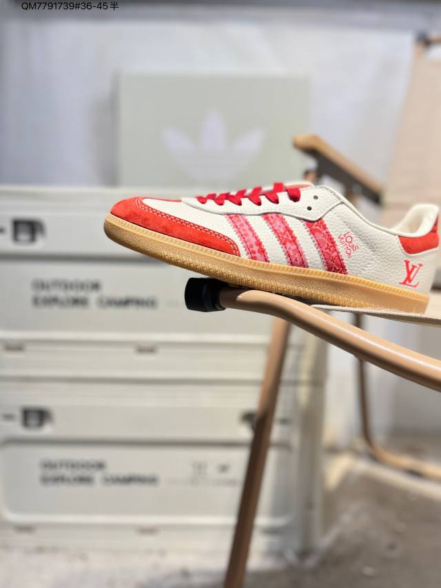 福利特价 公司级头层皮#内嵌环保海玻璃鞋垫#外置防滑耐磨Rb橡胶大底复古设计与现代简约的融合，再度携手洛杉矶时尚生活品牌 Sporty & Rich X Adi