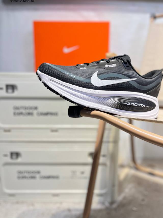 Nike Vomero 18 Gtx 耐克 舒适减震防滑 低帮跑步鞋 全掌Reactx泡绵中底 前掌和后跟还配备了Air Zoom气垫单元 据说跑起来更快更舒适