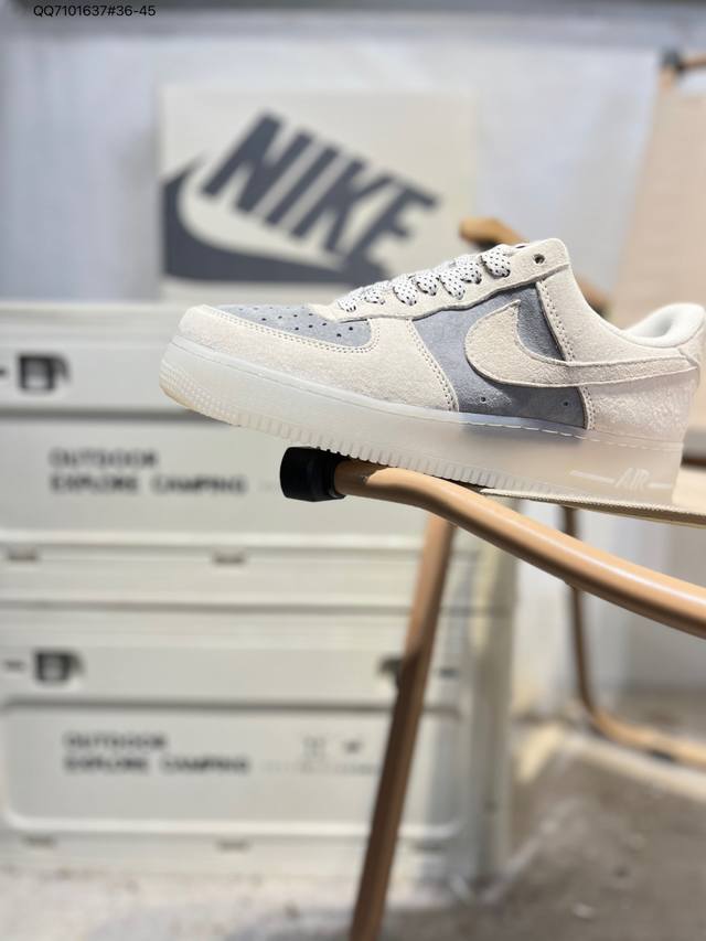 耐克 Nike Air Force 1 '07空军一号 百搭休闲运动板鞋。柔软、弹性十足的缓震性能和出色的中底设计，横跨复古与现代的外型结合，造就出风靡全球三十
