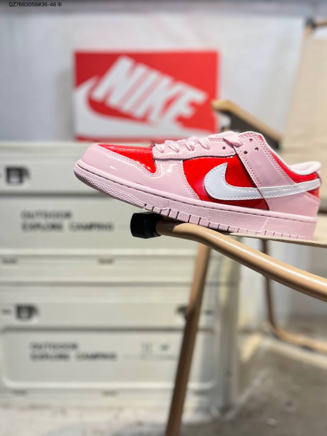 耐克Nike Dunk Low 板鞋Sb系列经典百搭休闲运动板鞋加厚鞋舌的填充，使舒适性大大提升，同时也更方便穿脱中底部分则加入了脚感柔软舒适Zoomair气垫