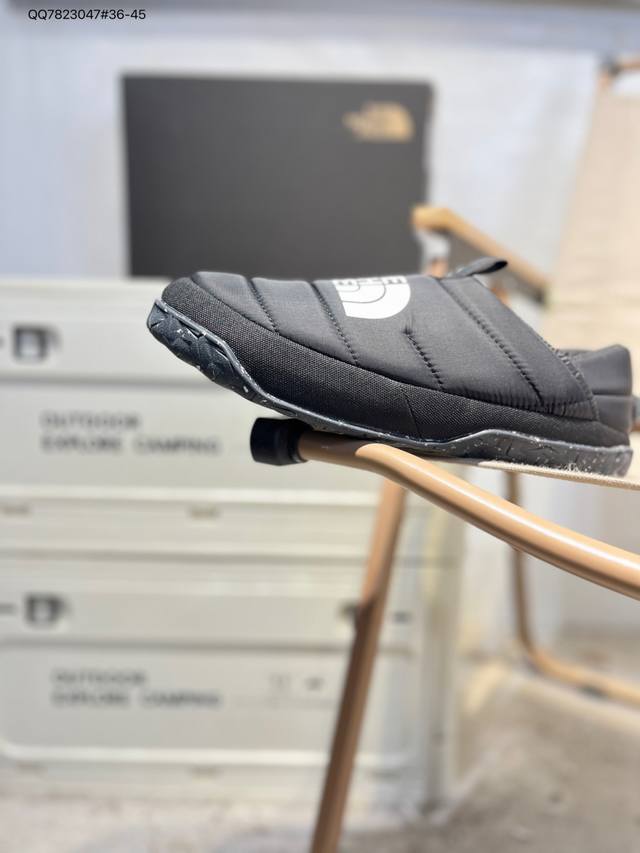 Thermoball 北面 休闲秋冬保暖绒毛 户外保暖棉鞋一脚穿懒人鞋 一脚蹬鞋口带滚边收口和弹力接片设计 方便快速穿脱 还可踩踏穿着 舒适惬意 自在切换 内置