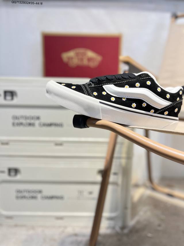 真标硫化工艺#原厂档案开发铝楦版型#正确安娜系列翘头鸟嘴贴条弧度致敬滑板文化，联乘瑞典著名鞋店Sneakersnstuff X Vans Sk8 Mid Sns