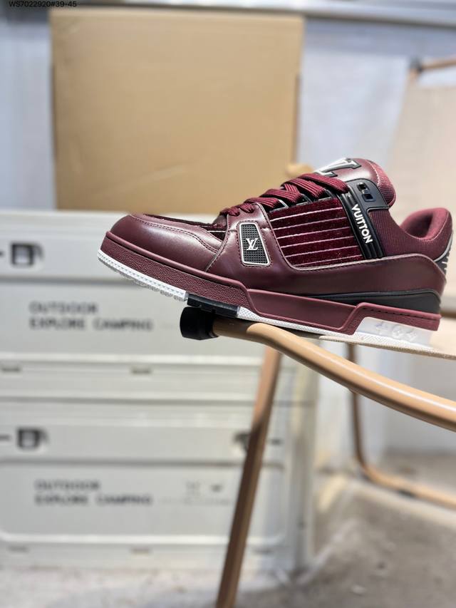 广东原厂路易威登 Louis Vuitton Lv路易威登板鞋 新款 Lv Trainer最新配色运动鞋 L家 篮球鞋风格运动鞋 该鞋由艺术总监 Virgil