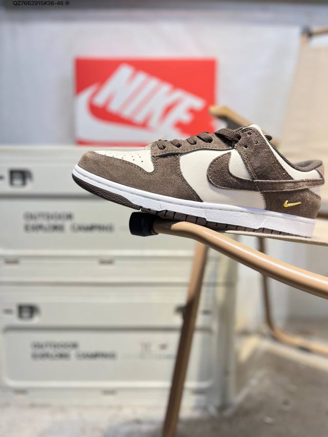 耐克Nike Dunk Low 板鞋Sb系列经典百搭休闲运动板鞋加厚鞋舌的填充，使舒适性大大提升，同时也更方便穿脱中底部分则加入了脚感柔软舒适Zoomair气垫