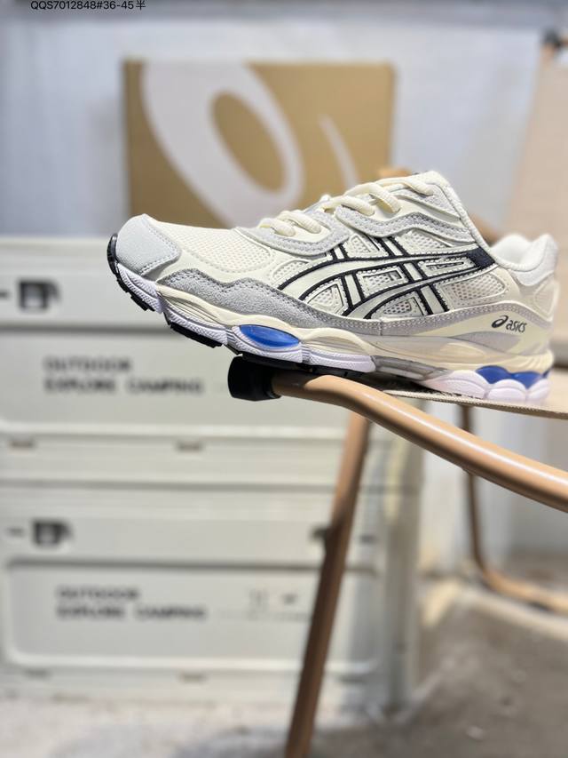 Asics Gel- Nyc亚瑟士经典跑鞋 如今机能风和户外风吹得正劲，便是主打“Urban Outdoor机能越野风格”，城市和户外场景都能轻松应对。关键是跑