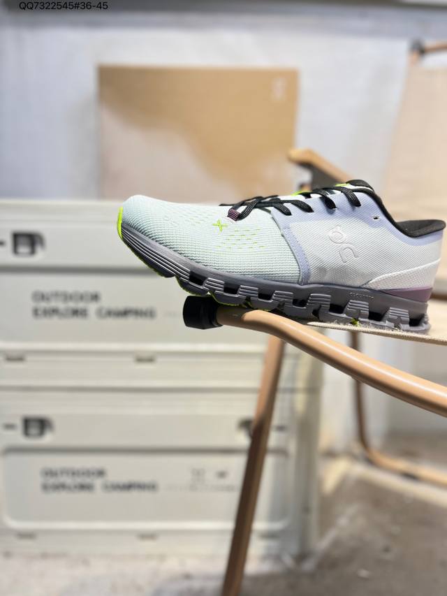 On昂跑Cloudtilt Moon 轻量运动休闲鞋 脚感很舒服 鞋底柔软且包裹性好 上脚显腿长 不管休闲还是运动都很百搭 是最好看最显质感的颜色3Me3004