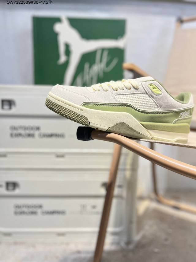 Air Jordan Flight Court 乔丹低帮复古篮球鞋 性价比天花板 设计简约又不失复古韵味 鞋内的鞋垫柔软且有弹性 能够很好地缓冲落地时的冲击力