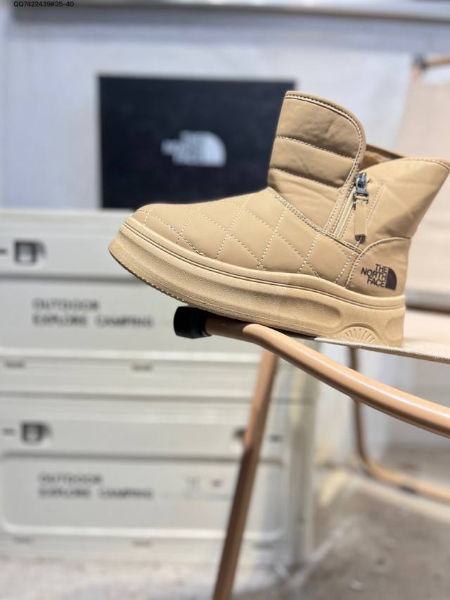 Miumiu 系列工装休闲鞋 天猫同款 全新出炉 工艺品质 专为高端海淘代购客户准备 鞋面采用头层磨砂牛皮 此款每年销量爆炸20251223 Qq7422439