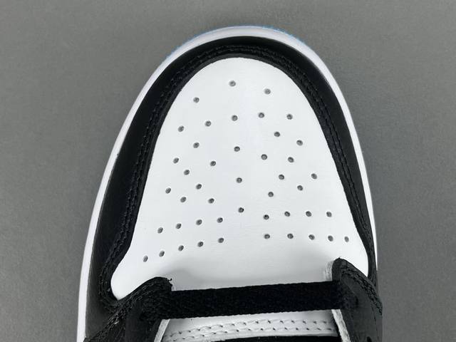 渠道优势 ！ 纯原 Aj1倒钩 Jordan Air Jordan 1 Og Black Blue Toe 潮流 低帮 复古篮球鞋 女款 黑白蓝 货号Cz079