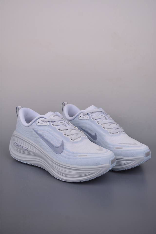 Nike Air Zoom Vomero plus 全新科技提前原鞋开发 纯原版本 区别市面真标版本 必定是官方强力主推款式，真正的Zoom缓震科技嵌入如假包退