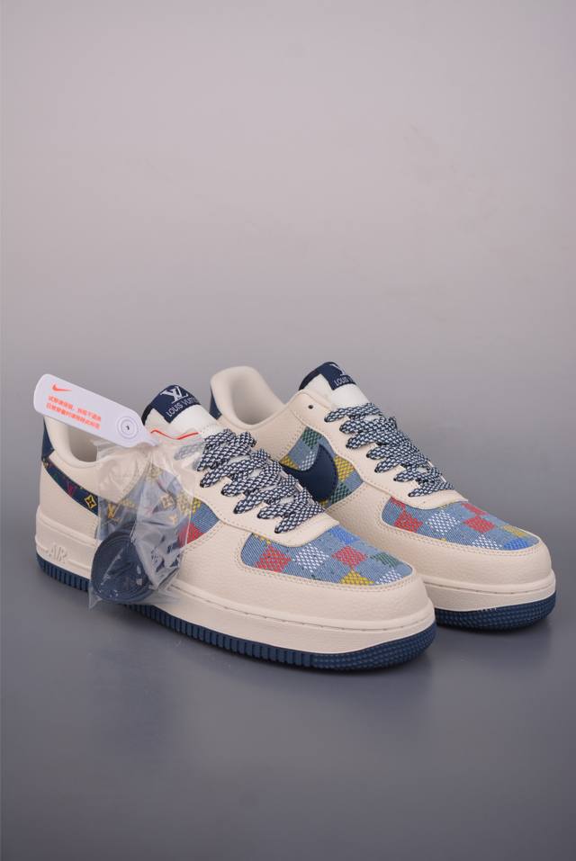 Nike Air Force 1 Low Lv联名 原楦头原纸板 打造纯正空军版型 专注外贸渠道 全掌内置蜂窝气垫 原盒配件 原厂中底钢印、拉帮完美 官方货号: