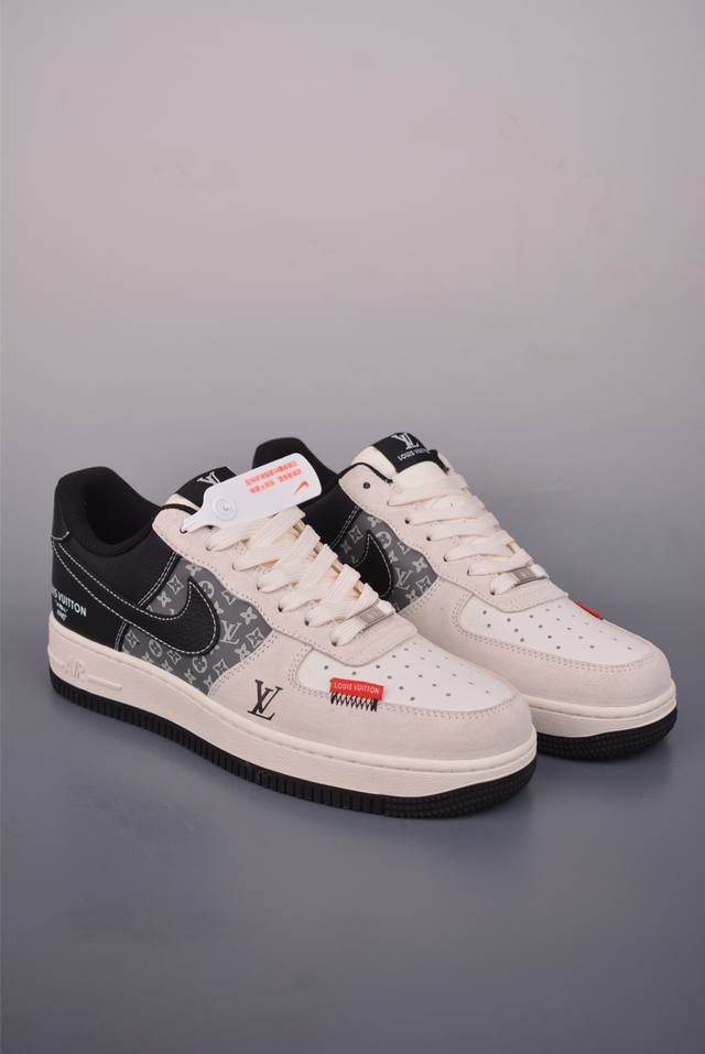 Nike Air Force 1 Low Lv联名 原楦头原纸板 打造纯正空军版型 专注外贸渠道 全掌内置蜂窝气垫 原盒配件 原厂中底钢印、拉帮完美 官方货号: