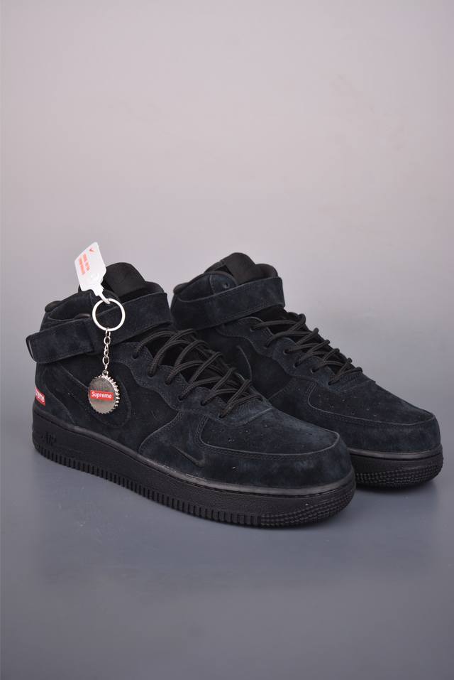Nike Air Force 1 Mid Supreme联名 一号中帮休闲板鞋 实拍首发 定制鞋盒 原楦头原纸板 纯正空军版型 内置全掌气垫 官方货号：Dv07
