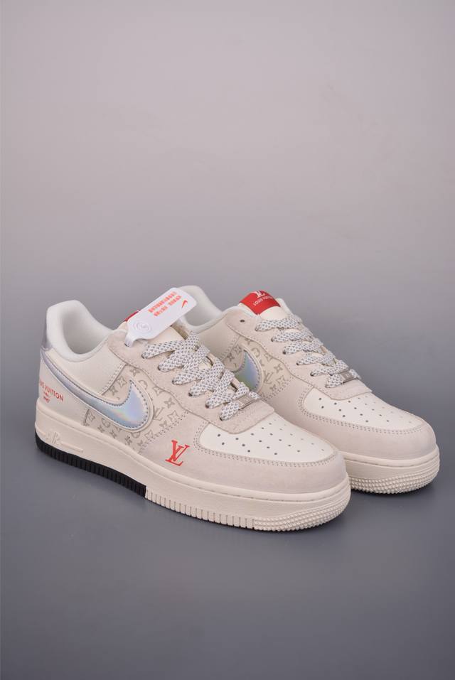 Nike Air Force 1 Low Lv联名 原楦头原纸板 打造纯正空军版型 专注外贸渠道 全掌内置蜂窝气垫 原盒配件 原厂中底钢印、拉帮完美 官方货号: