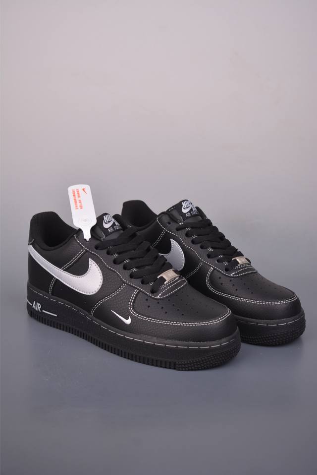 Nike Air Force 1 Low 黑银 原楦头原纸板 打造纯正空军版型 专注外贸渠道 全掌内置蜂窝气垫 原盒配件 原厂中底钢印、拉帮完美 官方货号: Z