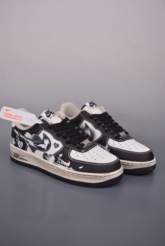 Nike Air Force 1 Low 手绘涂鸦 原楦头原纸板 打造纯正空军版型 专注外贸渠道 全掌内置蜂窝气垫 原盒配件 原厂中底钢印、拉帮完美 官方货号: