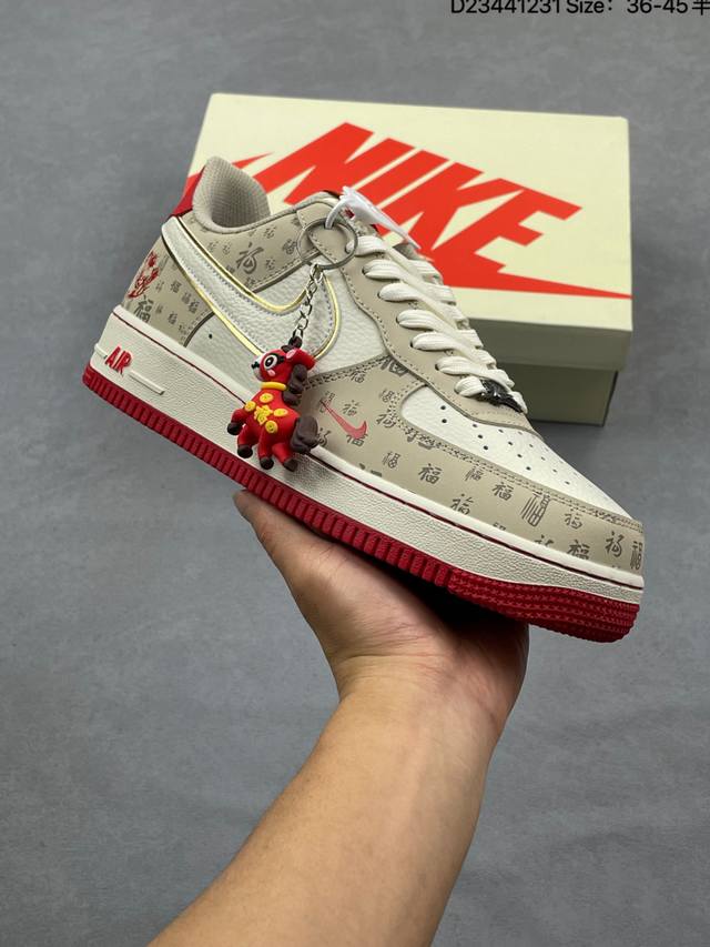 海外限量发售！公司级Nike Air Force 1 ‘07 Low “Supreme联名 经典黑满天星”空军一号 低帮 运动鞋 休闲鞋 折边针车 工艺难度大