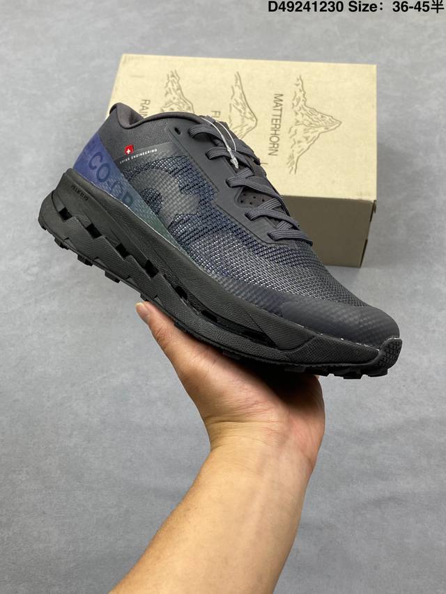 公司级Loewe X On昂跑Cloudtilt 罗意威 联名轻量运动休闲鞋 脚感很舒服 鞋底柔软且包裹性好 上脚显腿长 不管休闲还是运动都很百搭 是最好看最显