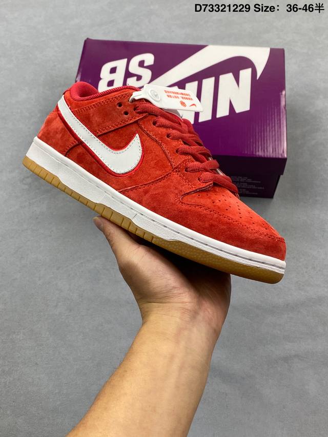 耐克Nike Dunk Low 板鞋 Sb系列经典百搭休闲运动板鞋加厚鞋舌的填充，使舒适性大大提升，同时也更方便穿脱中底部分则加入了脚感柔软舒适Zoomair气