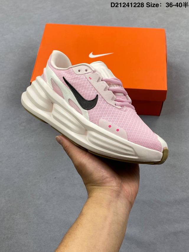 Nike Quest 6极速6代网面透气 时尚休闲跑步鞋 简约高科技设计采用多层材料，为双足带来凉爽感受和稳固体验时尚鞋面搭配中足包覆设计，提供稳固贴合感。一层