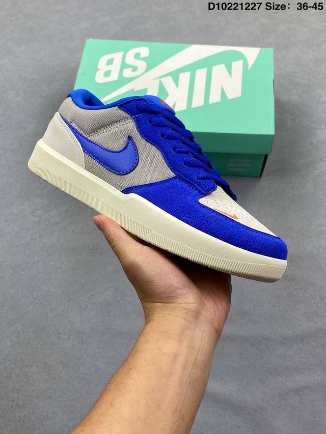 真标耐克Nike Sb Force 58低帮休闲板鞋 是一款将前沿创新带入街头的单品，它具有硫化杯底，具有出色的耐用性和灵活性。使用帆布和绒面革，在饰面上放置通