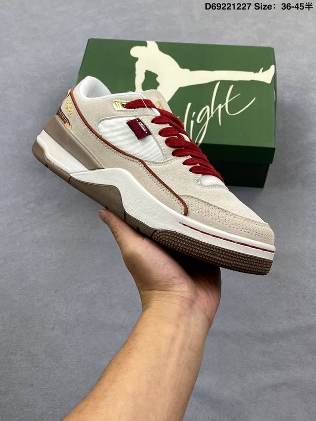 Air Jordan 4 Retro Flight Court Sp 低帮 黑色 Aj4 乔丹4代 Aj4 乔4 低邦 黑色 乔丹篮球鞋系列 鞋身整体以黑色磨砂