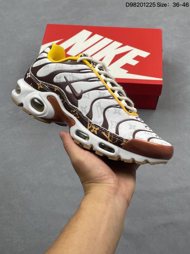 Nk Air Max plus 复古低帮跑步鞋！ Max版！蓝白！ 全新一比一版本！准备做到Max全系列！ 更多Max系列配色陆续出货！ 真真的用心研发 一点一