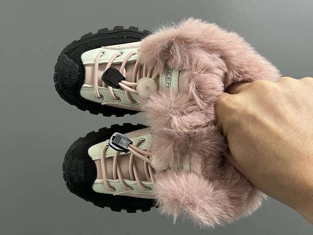 双十二福利 调整 加绒Keen高帮松紧扣儿童雪地靴 Size：26-37 内里加绒加厚，保暖又舒适 潮牌Keen设计，户外超合适 松紧扣设计，穿脱方便 轮胎橡胶