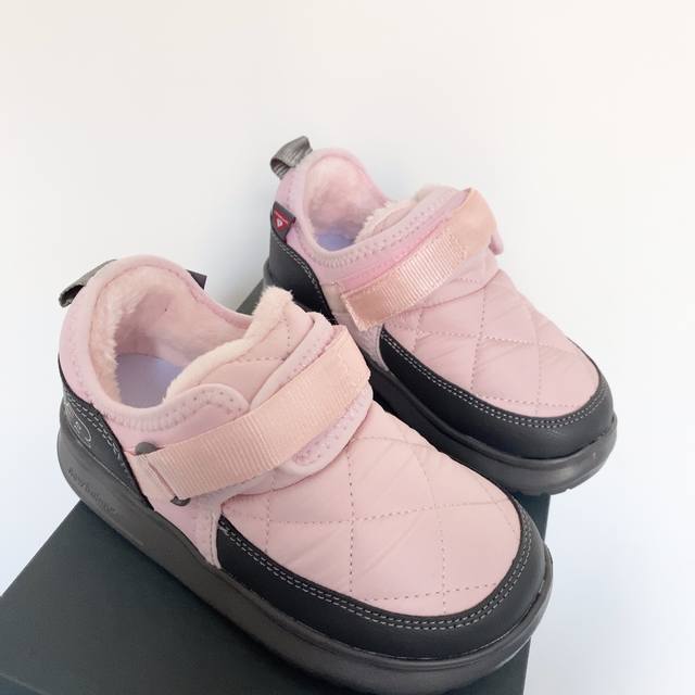 不退换 Nb二棉加绒低帮童鞋 必属于今年新百L这款雪地靴 要说今年哪双鞋最火，萌宝上脚 立马提升颜值，暖到地球要爆炸！这样的版型就该搭配满满质感！气质这一块瞬间