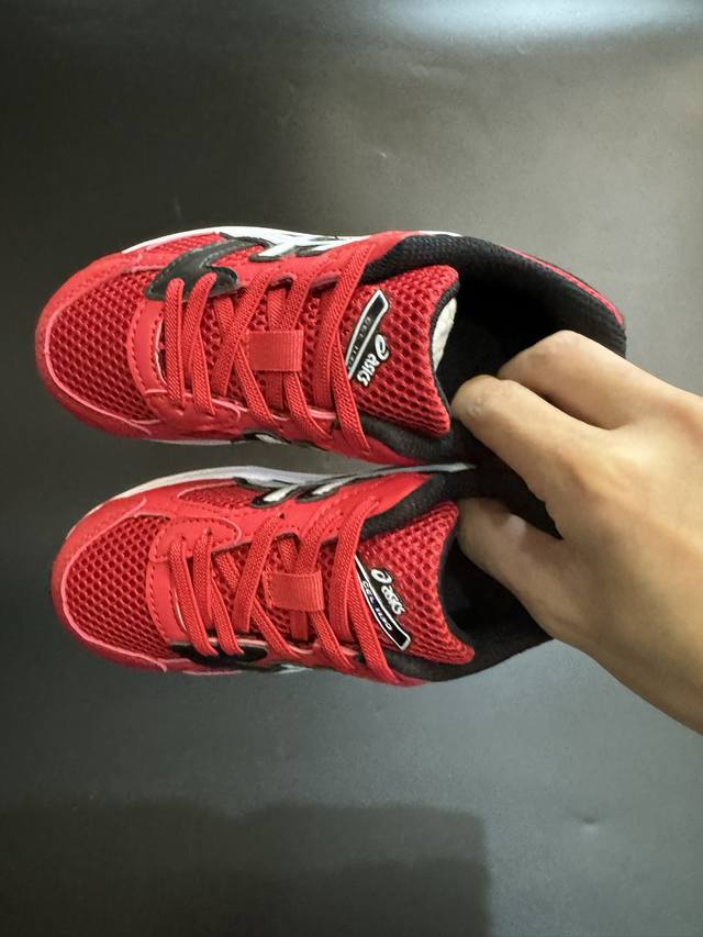 另一工厂p 亚瑟士1130弹力松紧带儿童运动鞋26-37码 松紧带设计，穿脱方便 网面拼接，质感满满 橡胶耐磨防滑大底，脚感超赞