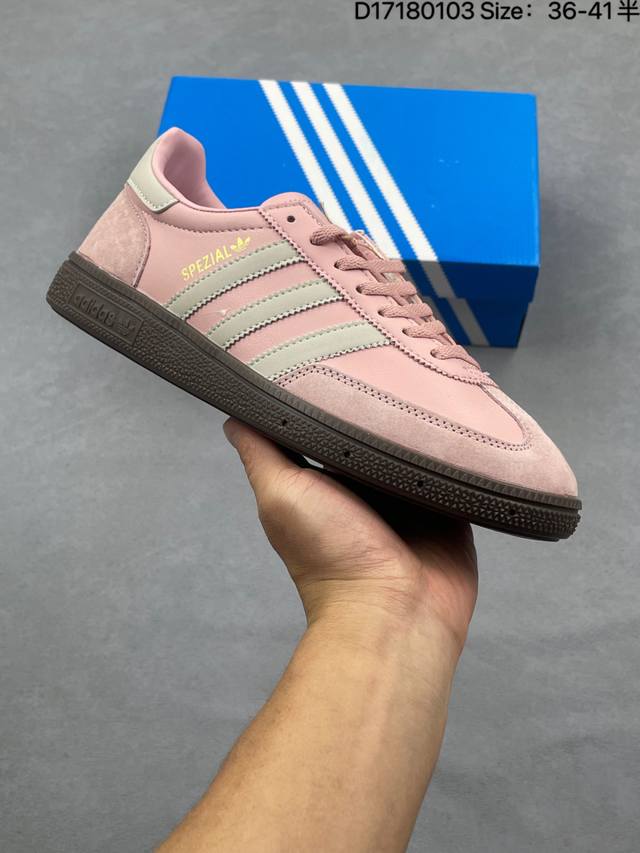 Adidas Handball Spezial 阿迪达斯经典款 复古休闲板鞋 DDD 全鞋采用反毛皮制作 牛筋耐磨大底 DDD 承载青春情怀的板鞋 经典三条杠装