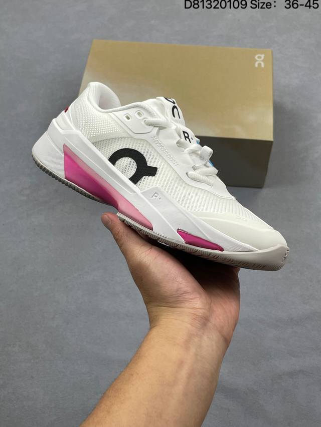 Loewe X On昂跑Cloudtilt 罗意威 联名轻量运动休闲鞋！杨幂同款，脚感很舒服，鞋底柔软且包裹性好，上脚显腿长，不用系鞋带很方便～ 不管休闲还是运