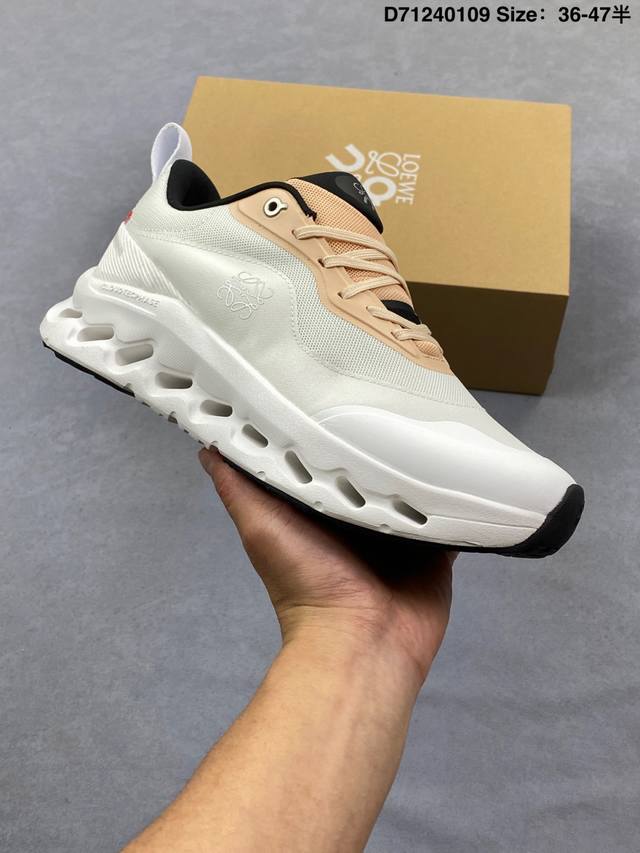 新品 Loewe与On昂跑联名运动鞋Loewe罗意威 X On昂跑 联名款 秋冬新款 老钱风显贵跑鞋 Cloudsolo 圆头抽绳 低帮 生活休闲鞋。Cloud