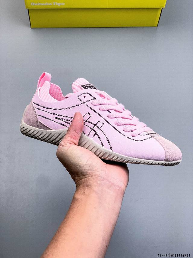 Onitsukatiger鬼冢虎 Sclaw 全新休闲鞋旅游鞋 鞋袜一体的别致设计，营造包裹式舒适质感。明线勾绘标志性虎爪纹，精妙诠释简约精髓。 DDD 011