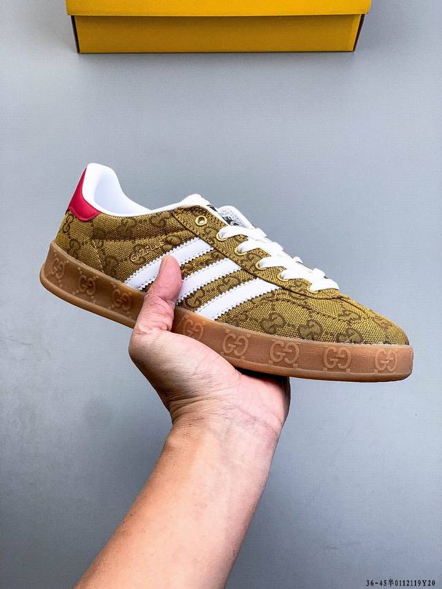 Adidas Bad X Bunny Gazelle Indoor 三叶草休闲防滑耐磨低帮板鞋 DDD 鞋头出色设计 塑就出众贴合感 DDD 稳固的后跟贴合足部
