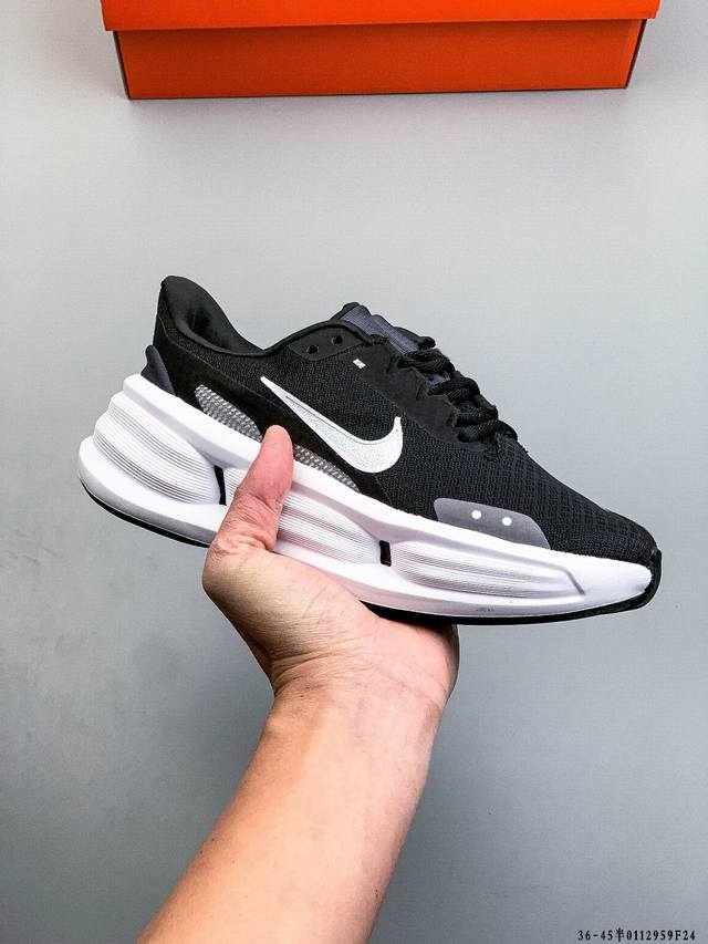 公司级 Nike Comfort Ride Easy On 新款缓震运动休闲跑步鞋 DDD 该鞋款采用透气的网布构建鞋面，并搭配Nike Easyon Tail