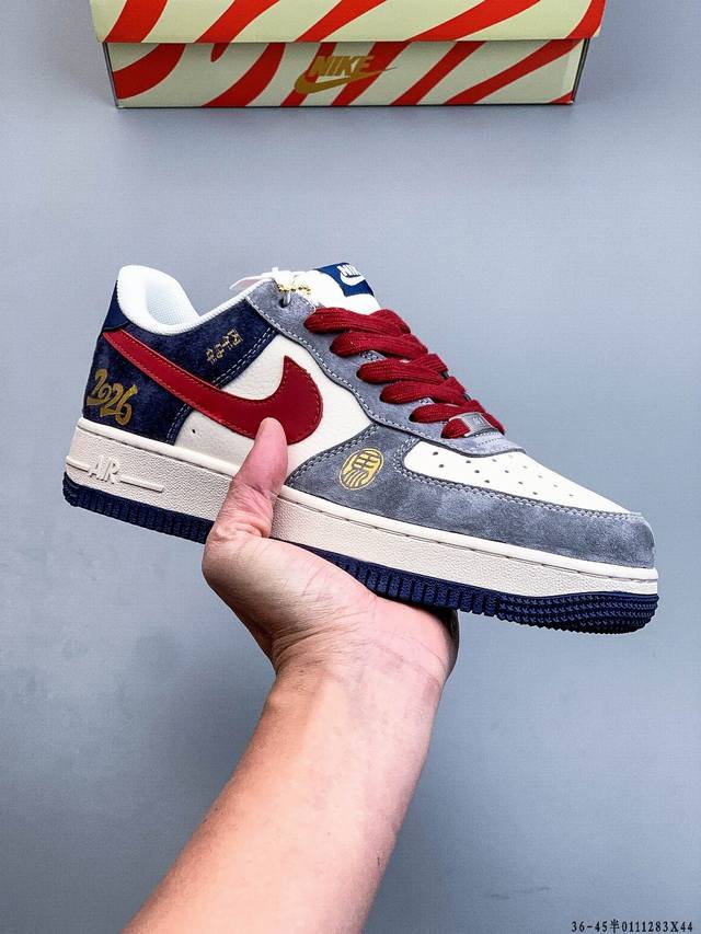 纯原版本 原楦数据纸版，采用硬质优质皮革鞋面材质，内置全掌Air Sole气垫。耐克 Nike Air Force 1 Low 空军一号低帮经典百搭休闲运动板鞋