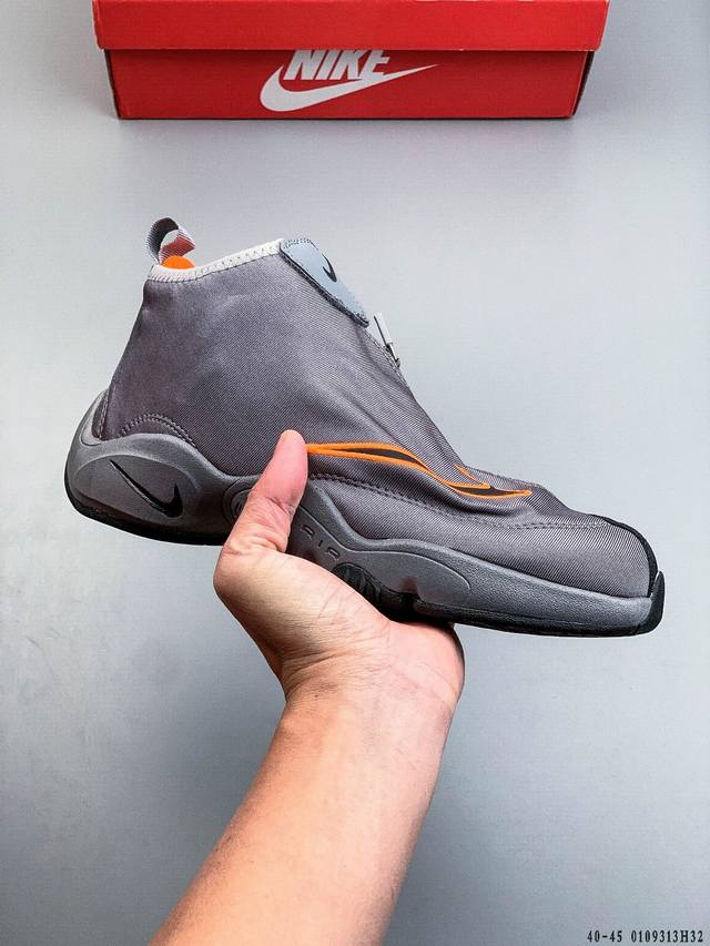 Nike Air Zoom Flight 98 The Glove 手套佩顿经典篮球鞋 DDD 猴爪系统是不少实战篮球鞋老玩家非常熟悉的包裹科技，Nike 将复