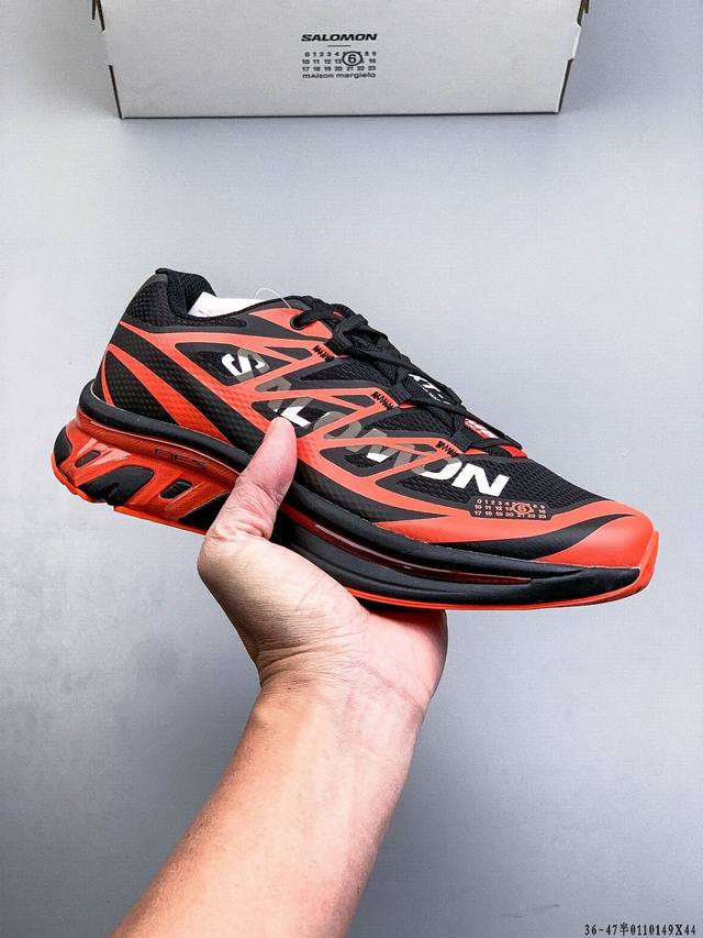 公司级！Mm6 X Salomon联名网面低帮休闲鞋通勤运动鞋单鞋 DDD 本次全新打造Xt-Mm6系列，鞋身处饰有巨型Salomon Logo，鞋头处 Mm6