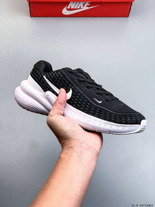 耐克Nike Uplift Sc舒适减震防滑 低帮跑步鞋 DDD 全掌Reactx泡绵中底 前掌和后跟还配备了Air Zoom气垫单元 据说跑起来更快更舒适哦