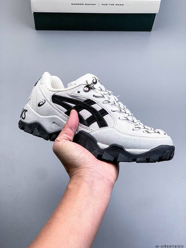 Asics亚瑟士 Gel-Pickax户外跑步徒步防水运动鞋登山鞋 DDD Asics Gel-Pickax融合复古韵味与现代都市风情，重塑别具一格的复古户外风