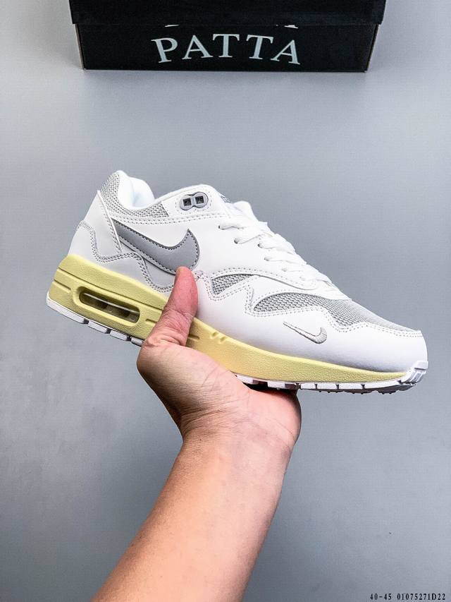 Nike Air Max 1 耐克气垫 缓震 耐磨运动鞋 DDD 鞋身材质均选择皮革 织物 麂皮多种材质覆盖 保证质感的前提下 层次感也相当不错 DDD 带有开