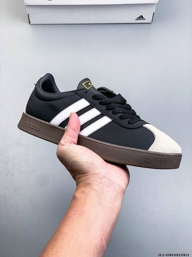 阿迪达斯Adidas Neo Vl Court 2.0 三叶草时尚潮流板鞋 T头 DDD 绒面麂皮防滑耐磨轻便低帮板鞋 DDD 整双鞋以传统的低帮呈现的清新造型