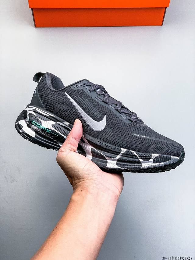 公司级！Nike Air Zoom Vomero 18 缓震透气休闲慢跑鞋 DDD 新版Vomero结合全新Zoomx和Reactx泡绵 DDD 提供双重缓震效